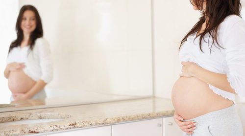 Así crecerá tu barriga mes a mes durante el embarazo