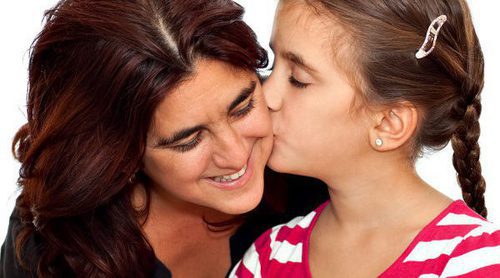 Por qué no debemos obligar a los niños a dar besos a los mayores