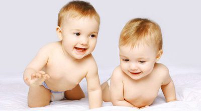 ¿Qué nombres elegir para bebés mellizos niño y niña?