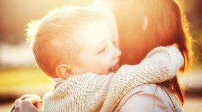 Mi hijo es poco cariñoso, ¿por qué?