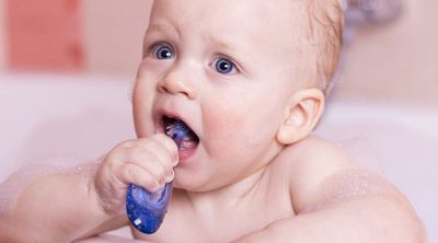 ¿Debo lavar los dientes a mi bebé aunque sean de leche?