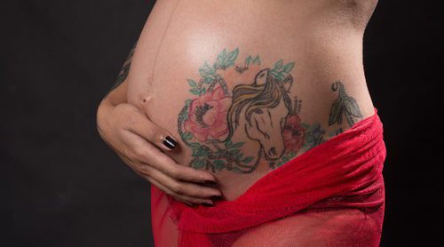 ¿Se puede evitar que los tatuajes en la barriga se deformen en el embarazo?