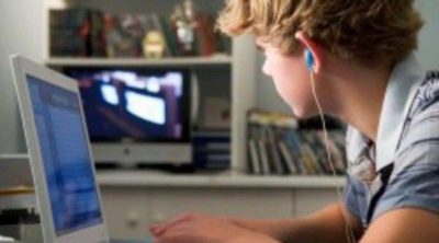 ¿Cuántas horas debe pasar un niño frente al ordenador?