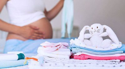 Qué meter en la canastilla del bebé