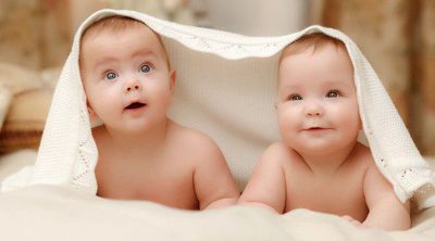 ¿Qué probabilidades hay de tener gemelos si uno de los padres lo es?