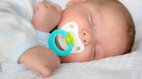 Qué debes saber a la hora de elegir el chupete para tu bebé