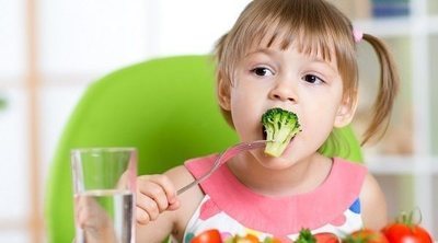 Cómo ayudar a los niños a tener hábitos alimenticios saludables