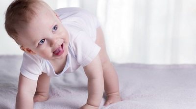 No obligues a tu bebé de 10 meses a estar con quien no quiere