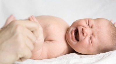 10 frases que NO debes decir a una madre con un bebé con cólicos