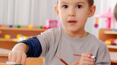 Pros y contras de decirle a tu hijo que es superdotado