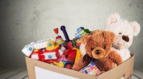 ¿Alguna vez le has dicho a tu hijo que le vas a tirar todos los juguetes?