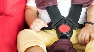 Por qué es importante llevar a los niños a contramarcha en el coche