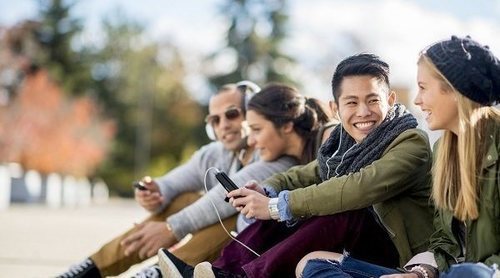 ¿Espías o supervisas a tu hijo adolescente?