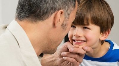 No obligues a tu hijo a dar ni darte besos y abrazos