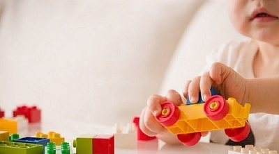 ¿Es posible que tu hijo único juegue solo?