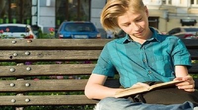 Tu hijo adulto se siente solo, ¿los padres deben ayudarle?