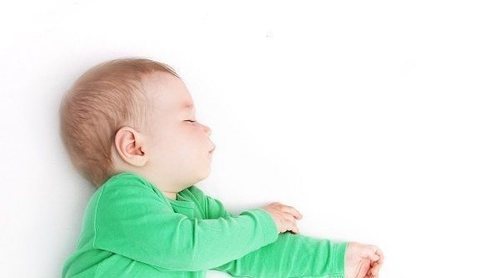¡Ya no quiere dormir más siesta!