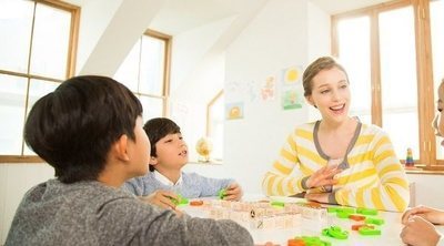 Cómo enseñar inglés a los niños pequeños