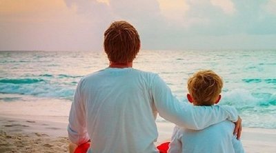 Padres gay e hijos que forman una familia
