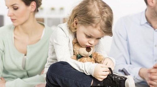 Padres que muestran diferencias de trato entre sus hijos