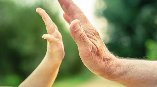 Desarrollo infantil de los sentidos: vista, tacto y gusto