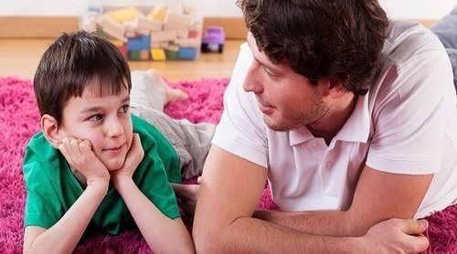 A mi hijo de 9 años le cuesta hacer amigos