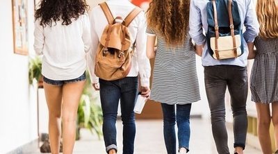 Identifica los efectos negativos de la presión de grupo adolescente