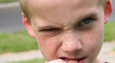 Qué hacer si tu hijo se porta mal para llamar tu atención