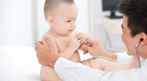 La importancia del pediatra en la crianza de los niños