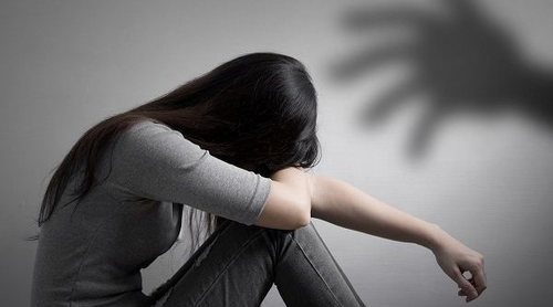 Cómo lidiar con la intimidación de adultos en una familia
