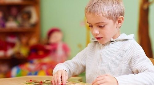 Retraso en el desarrollo del cerebro no es TDAH