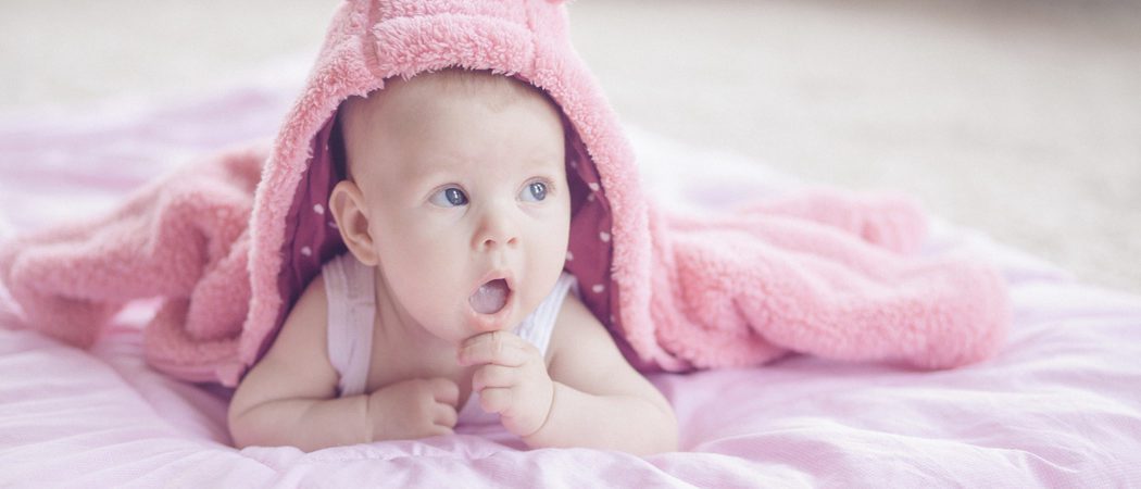 Bebés: primeros pasos, alimentación y seguridad