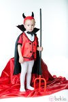 Disfraz de diablo para niño en Halloween