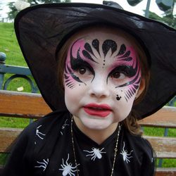 Maquillaje de bruja para niña