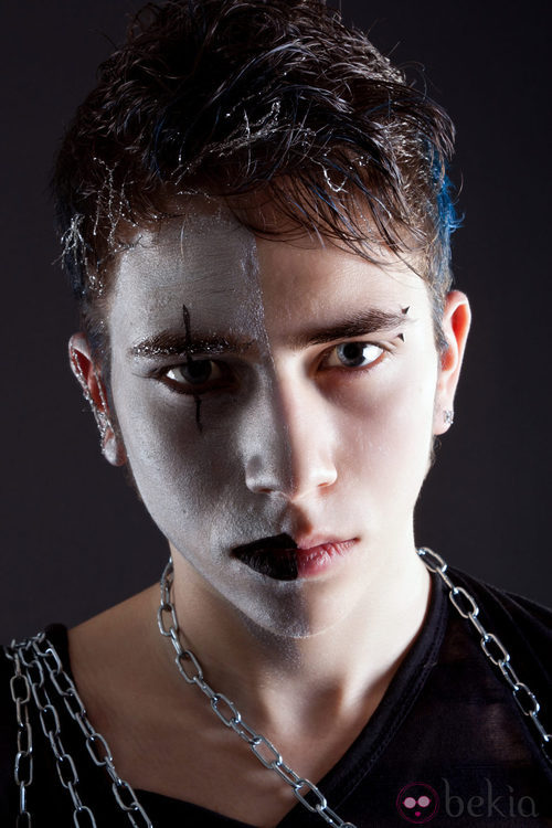 Maquillaje de vampiro gótico para Halloween