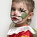 Maquillaje colorido de payaso para Halloween