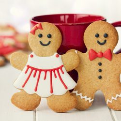 Parejita de muñecos de jengibre en galleta