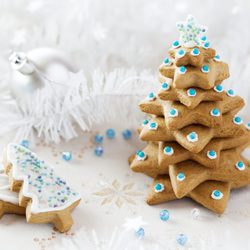 Galletas apiladas para crear un árbol de Navidad