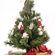 Árbol de Navidad decorado con muñecos de temática navideña